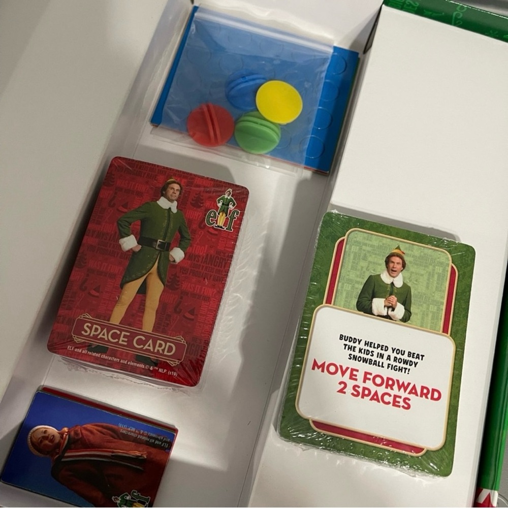 NEW Elf Card Scramble Game - Christmas Party Board Game (2-4 Players, Ages 12+) - Picture 4 of 9